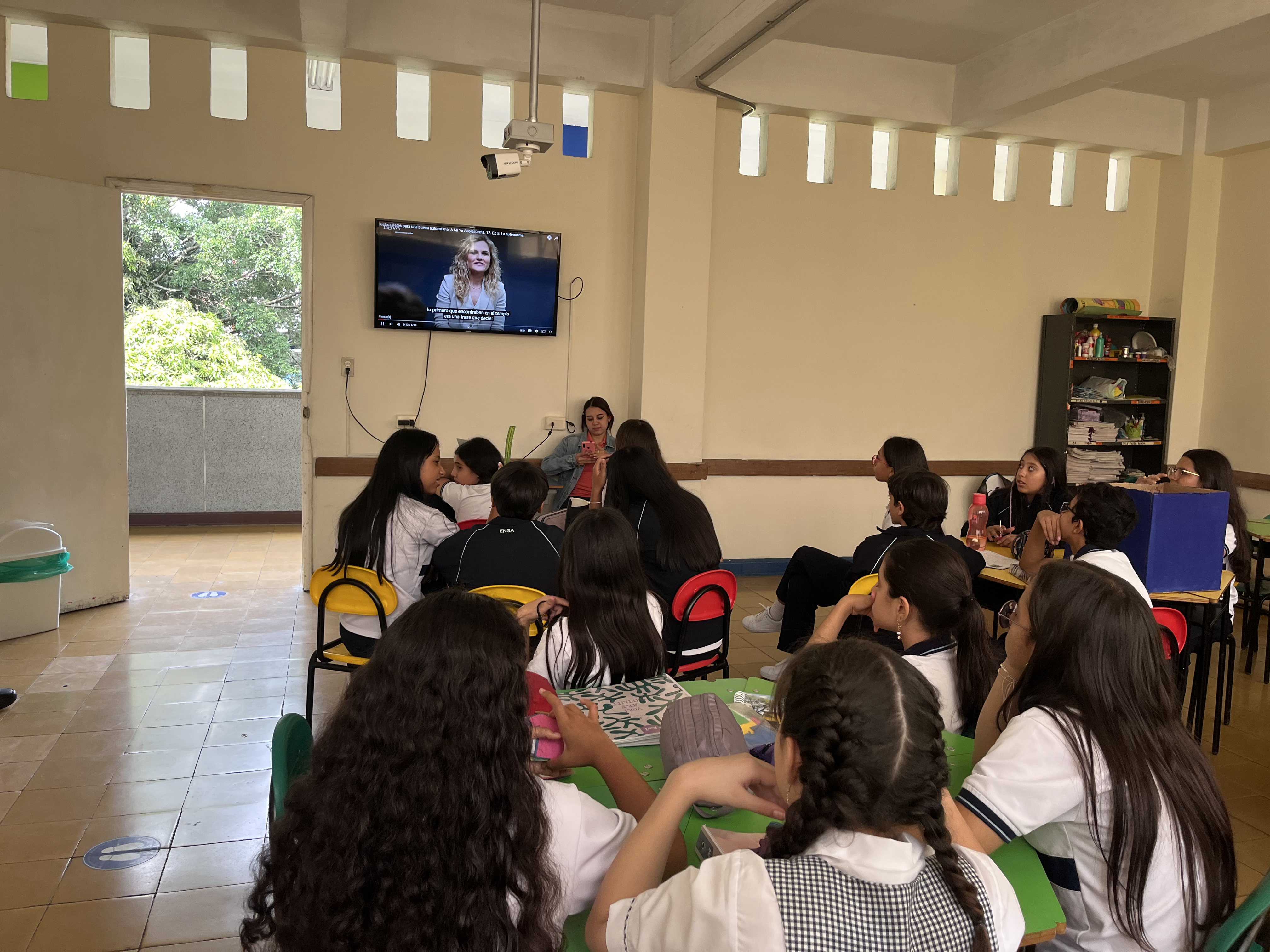 Atencion y escucha de los estudiantes durante actividad